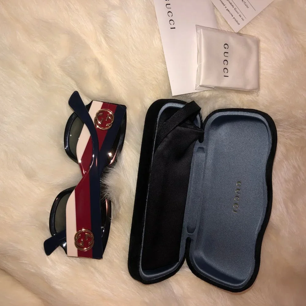 Auth. Gucci Red/Blue/White Cat Eyes